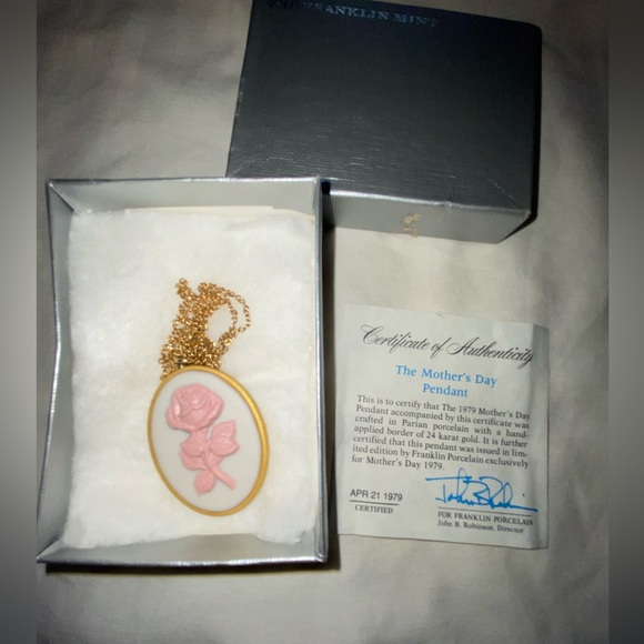 Mother’s Day Franklin 1979 vintage necklace - Picture 2 of 5